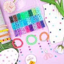 1 set de nuevos brazaletes de cuentas con estilos casuales y lindos, varios estilos de combinación DIY, patrones pequeños de dibujos animados, estilo femenino, decoración de joyas, pequeños colgantes, arte decorativo, juguetes de regalo para amigos, cuentas hechas a mano, fácil de combinar con tu propio estilo