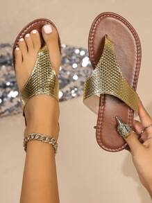 Nuevas sandalias planas con tira en el dedo minimalistas y de moda, adecuadas para actividades casuales de playa y vacaciones, primavera/verano, aptas para caminatas en la playa, actividades en la piscina, uso casual diario, chanclas blancas puras, chanclas negras clásicas, chanclas doradas elegantes, chanclas marrones sencillas
