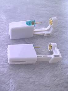 Simple Self-Piercing Kit For Girls With Disposable Piercing Gun And Stainless Steel Earring Studs