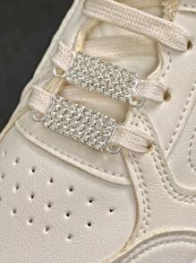 2 Peças Elegante decoração metálica vazada para sapatos com strass brilhantes e pérolas falsas, adequada para botas e tênis