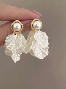 New French Retro Pearl White Petal Tassel Earrings