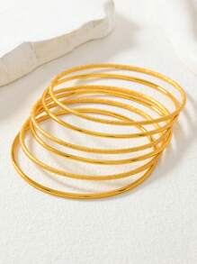 6 Stücke einzigartige geometrische offene Armband-Manschette - einfaches elegantes Metalldesign, geeignet für den täglichen und Urlaubsgebrauch, Urlaubsstil, einfacher Stil, glatt anliegender Basis-Armreif aus Kupfer für Männer und Frauen, Retro-Massivgold