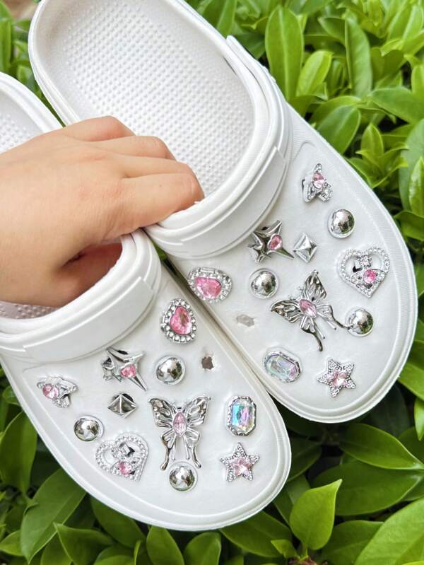 22 piezas de clips para zapatos con diseños de mariposa, corazón y estrella de diamante en color plateado, aptos para sandalias, zapatos de playa, zapatos de jardín, accesorios DIY