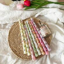 2 piezas, velas de tallo largo con patrón de estampado de tulipán, velas de mesa de estilo retro de 9.84 pulgadas, velas de tallo largo con estilo floral europeo, decoración de ambiente para banquetes de boda, velas para ambiente festivo, velas para el Día de San Valentín, aptas para bodas, cenas y decoración del hogar, velas para decoración de fiestas, velas para decoración de mesa familiar.