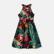 Family Matching Allover Plant Floral Print Halterneck Dresses And Short-Sleeve Shirts Sets - màu đen - Xem 3