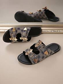 Sandalias de moda con acento de botón de murciélago de unicolor con hebilla, zapatillas planas y ligeras de slip-on, chanclas de verano antideslizantes