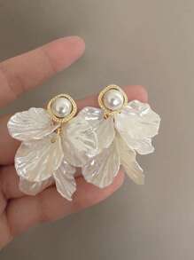New French Retro Pearl White Petal Tassel Earrings
