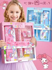 Sanrio Autorisé par Sanrio Ensemble de papeterie mignon de chien Melody Cinnamon de Sanrio. Fournitures scolaires pour garçons et filles - crayons et boîte de rangement pour crayons, gomme, taille-crayon, règle, cahier. Cadeaux pour la rentrée, Halloween, Noël (la conception et la couleur de la boîte cadeau peuvent varier selon les différents lots de production)