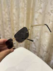 1 pièce Lunettes de mode femme décontractées rétro à demi-monture noires en métal, convient pour les sorties quotidiennes, la décoration de plage d'été