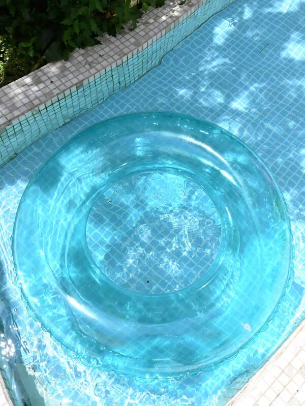 1pc Creative Transparent Swimming Ring Design, Swimming Float For Pool & Beach Vacation Party, Perfect Summer Gift, Floating Lounger For Adult Relaxation & Fun, Beach Essentials, Beach Accessories