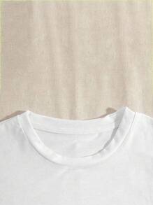 Camiseta suave y versátil para mujer con elegante estampado de letra "MILANO ITALY" - Cuello redondo cómodo, top casual de manga corta para todas las estaciones, camiseta versátil | Top con fuente de guión | Diseño simple