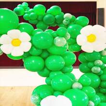 50 Stücke/100 Stücke 12,7 cm/25,4 cm/30,5 cm grüne Latex-Luftballons mit grünen Bändern, geeignet für Geburtstage, Weihnachten, Dschungel, Fußball, tropische Party-Dekoration; runder Latex-Luftballonset für Geburtstag, Hochzeit, Jubiläum, Geschlechts-Enthüllung - kein Strom benötigt, Partydekoration für alle Jahreszeiten