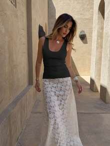 女式优雅简约日常方领吊带修身纯色粗肩带针织上衣圆领无袖修身休闲短款背心基本款 T 恤吊带背心，透气柔软舒适汗衫，春夏秋季