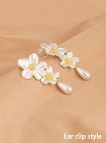 Conjunto de 2 peças de brincos longos de flor branca com pérola falsa, acessório de moda elegante para mulheres sem orelhas furadas