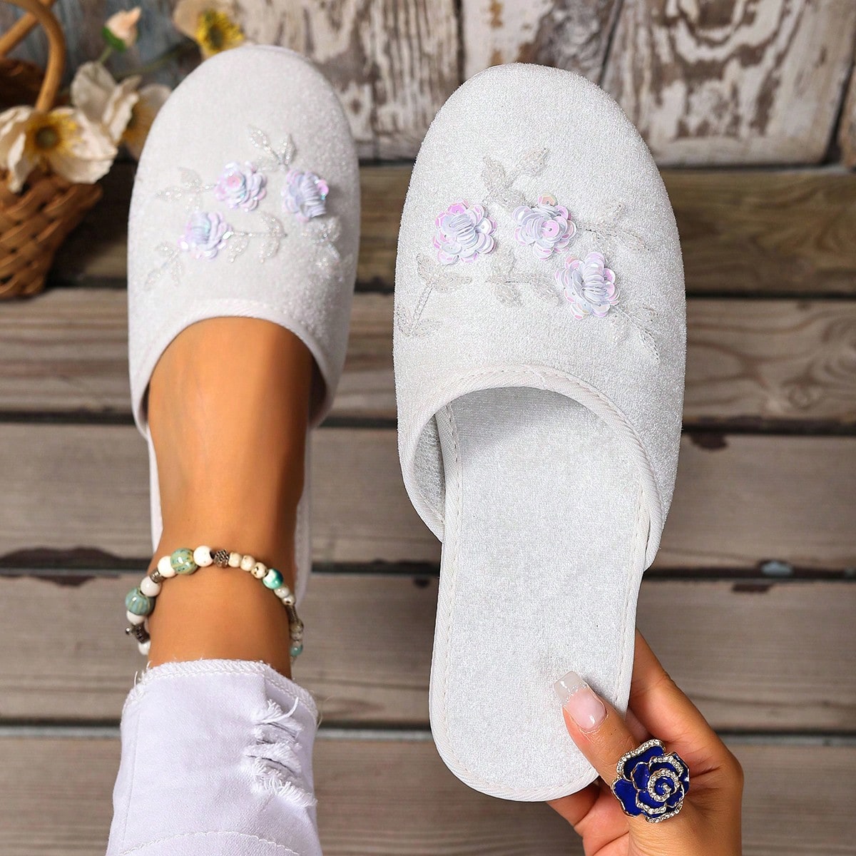 Nuevas zapatillas de casa hechas a mano con cuentas de moda, aptas para uso interior y exterior