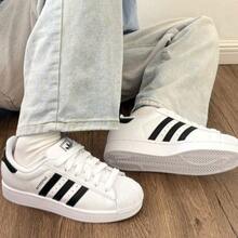 Adidas Originals Superstar II 男女通用经典贝壳头休闲运动鞋，款式代码 IH8659 - 白色 - 查看 2