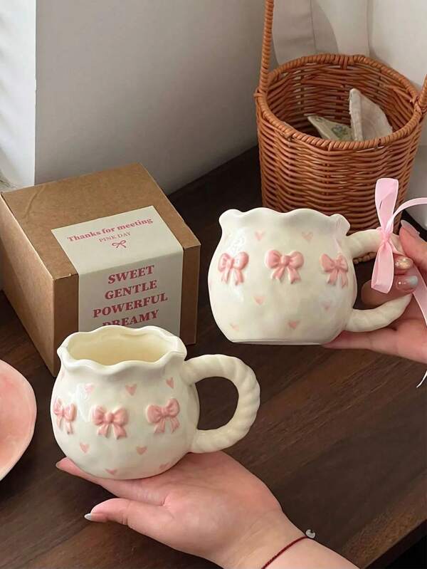 1 Peça Caneca de Cerâmica Fofa com Decoração de Borboleta, Borboleta Delicada em Relevo, Formato Curvo Suave - Ideal para Tardes de Relaxamento, Momentos Tranquilos, Ótimo Presente para Aniversário, Dia dos Namorados