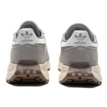 Adidas Originals احذية رياضية كاجوال رجالية من اديداس موديل RETROPY E5 للياقة البدنية والتدريب والتراث الرجعي، موديل JQ4099 - رمادي نقي/أبيض/أسود - مشاهدة 5