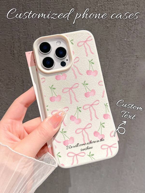 1 Stück personalisierte künstlerische Textdesign Handyhülle, Pink Schleife Kirsch Muster, modisch & großartig, kompatibel mit Samsung Galaxy S23 Ultra/S24 Ultra/A54, Redmi Note 13 Pro Plus/Redmi 9A/10C und kompatibel mit iPhone 16 Pro Max/15 Pro/14 Plus/13 Pro/12 Pro Max/11/XS Max/8/7/6 Plus, schützend, hochwertig, tolles Geschenk für Freunde, Eltern, Freund/Freundin