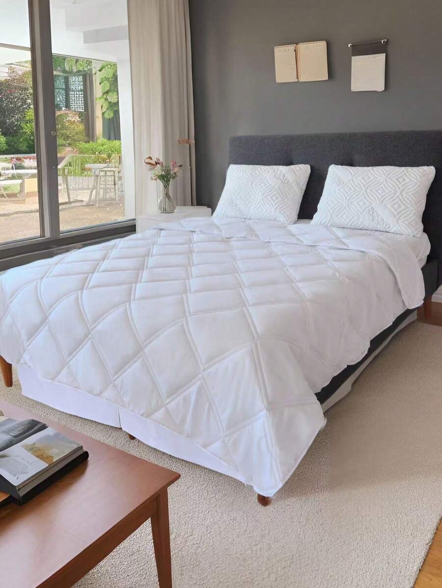 Luxurious 4-Season Luxury Quilt, 1pc Comforter With Soft And Breathable Hotel Style Fabric, Machine Washable, Comes Without Pillow Covers Or Inserts - White - View 1
