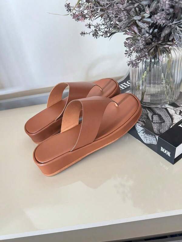 Sandália Feminina Flatform Chinelo Elegante Rasteirinha Feminina Verão