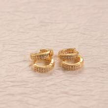 1 件奢华金色圆形水晶环状耳环，镶嵌方晶锆石，防过敏，时尚圆形耳环