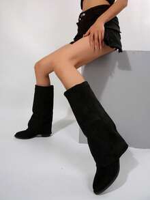 1 双女士时尚纯色毛绒性感中筒靴，百搭舒适，带褶饰裤腿