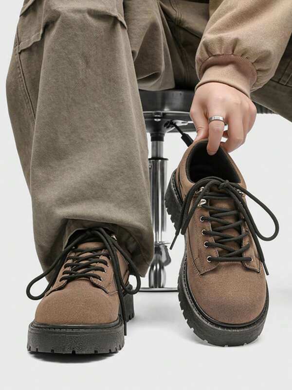 Chaussures Oxford formelles à bout rond épais, style britannique à lacets pour hommes. Parfaites pour les fêtes, les mariages, la mode casual. durable.
