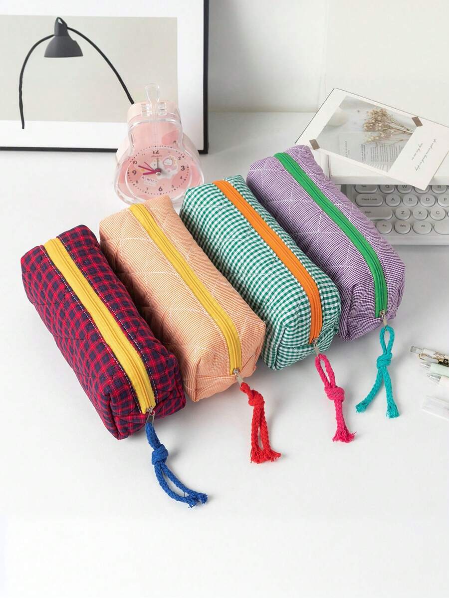 This Color-Block Plaid Cosmetic Bag Is Made Of Soft Fabric, Featuring A Zipper Closure And A Vintage-Style Storage Pouch. It Is Very Suitable For Home Use Or Commuting, And Is Also An Ideal Choice For Women's Travel, Vacation, Summer Vacation, And Preparing School Supplies And Study Materials. Cosmetic Bag, Cosmetic Bag, Women's Gift, Christmas Gift, Women's Gift Ideas