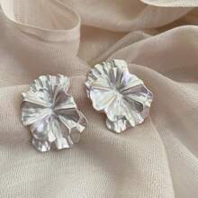 Pendientes con forma de flor de doble capa para mujer, diseño único con sensación de alta gama, color plateado, aretes florales, joyería elegante exagerada