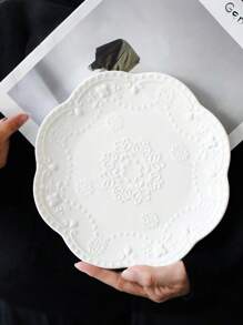 European Luxury Retro Butterfly Embossed Ceramic Dinner Plate, 6inch/8inch Household Plate, High-End Exquisite Cake Plate, Fruit Plate, Dessert Plate, Salad Plate, Housewarming Gift, Elegant Souvenir