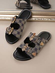 Sandalias de moda con acento de botón de murciélago de unicolor con hebilla, zapatillas planas y ligeras de slip-on, chanclas de verano antideslizantes