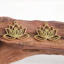 2pcs Fashionable 304 Stainless Steel Gold/Silver Plant & Flower Pattern Pendant, Vacuum Electroplated Durable Craft, Suitable For Necklace, Earrings, DIY Jewelry Making