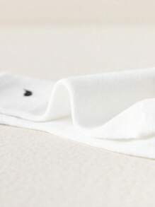 10 paires de chaussettes de sport pour enfants noires et blanches aléatoires, minimalistes et polyvalentes, design unisexe confortable et doux, convenant pour toutes les saisons, pour un port quotidien