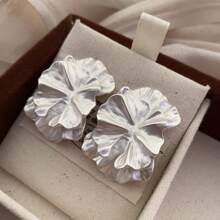 Pendientes con forma de flor de doble capa para mujer, diseño único con sensación de alta gama, color plateado, aretes florales, joyería elegante exagerada