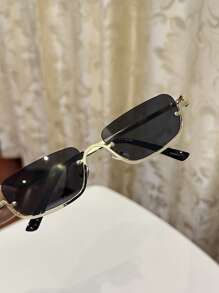1 pièce Lunettes de mode femme décontractées rétro à demi-monture noires en métal, convient pour les sorties quotidiennes, la décoration de plage d'été