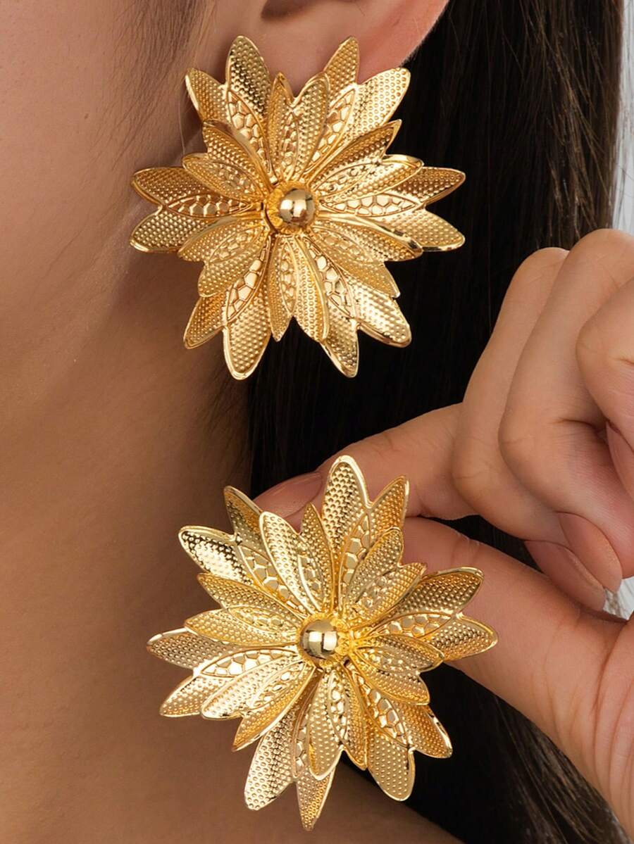 1 Pair Vintage Asymmetrical Flower & Leaf Geometric Pattern Metallic Earrings For Women, Nightclub Gift - Gold - View 1