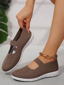 Women's Flat Slip-On Shoes, Comfortable Fabric Upper, Breathable And Non-Tiring, Versatile Casual Mom Shoes - Brown - View 1