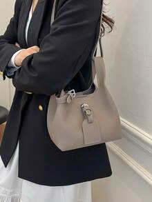 Small Batch Design Casual Versatile Minimalist Fashion PU Texture One Shoulder Oblique Handbag Tote Bucket Bag Ladies Outdoor Handbag, High-End Quality Retro Messenger Bag