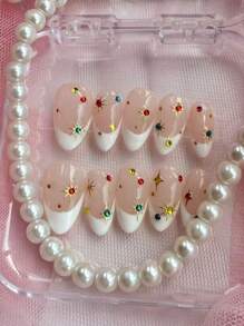 Sommers neue Hot Girl Western Stil Nagelkunst 10 mittellange mandelförmige handgefertigte (abnehmbare und klebende) tragbare Nägel, handbemalter weißer französischer Rand, goldene Sternenlicht Aufkleber und bunte Strass-Verzierungen für einen eleganten und hochwertigen Stil. Aufklebe-Nägel Nagelbedarf Nägel