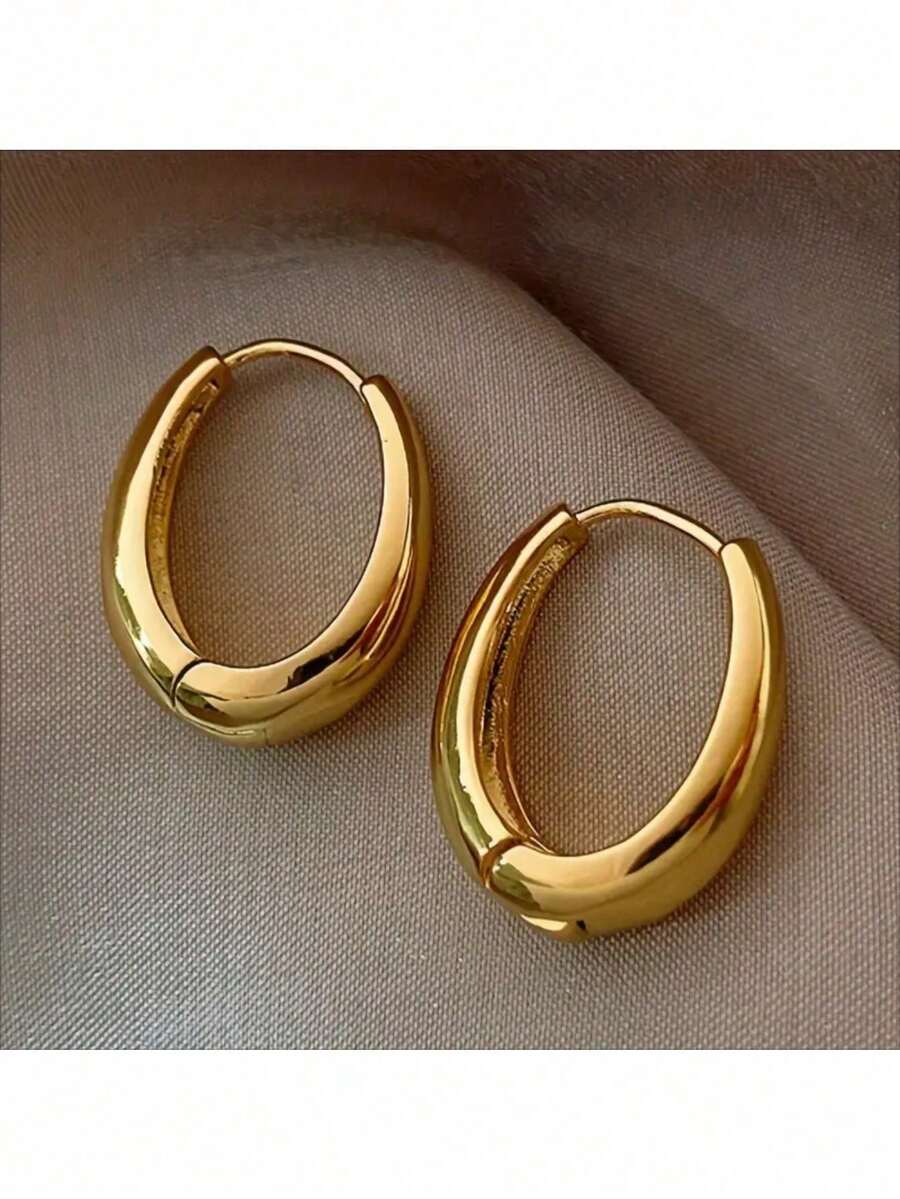 Chic Chunky Gold Hoop Earrings For Women – Bold And Modern Thick Hoop Design With High-Quality Gold Tone Finish For Luxurious Look – Lightweight And Comfortable For All-Day Wear – Adds Contemporary Elegance And Statement Style To Any Outfit – Perfect For Everyday Fashion, Casual Outings, Work, Parties, And Expressing Individual Style And Confidence – Secure Clasp Closure For Worry-Free Wear – A Wonderful Gift For Fashion-Forward Women And Teenagers Who Love Bold Jewelry – Versatile And Stylish Piece To Enhance Your Jewelry Collection With Contemporary Flair And Subtle Sophistication – Ideal For Both Casual And Dressier Looks - 彩色 - 查看 1