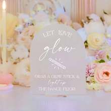Panneau acrylique de mariage plat 2D "Laissez l'amour BRILLER" avec une conception d'arche et un porte-bâton lumineux - Décoration de table sans batterie noir et blanc pour mariages, fêtes, événements - Comprend un support acrylique, décorations de mariage, panneau de piste de danse, signalisation élégante, finition lisse, signalisation d'événement, fête des mariés