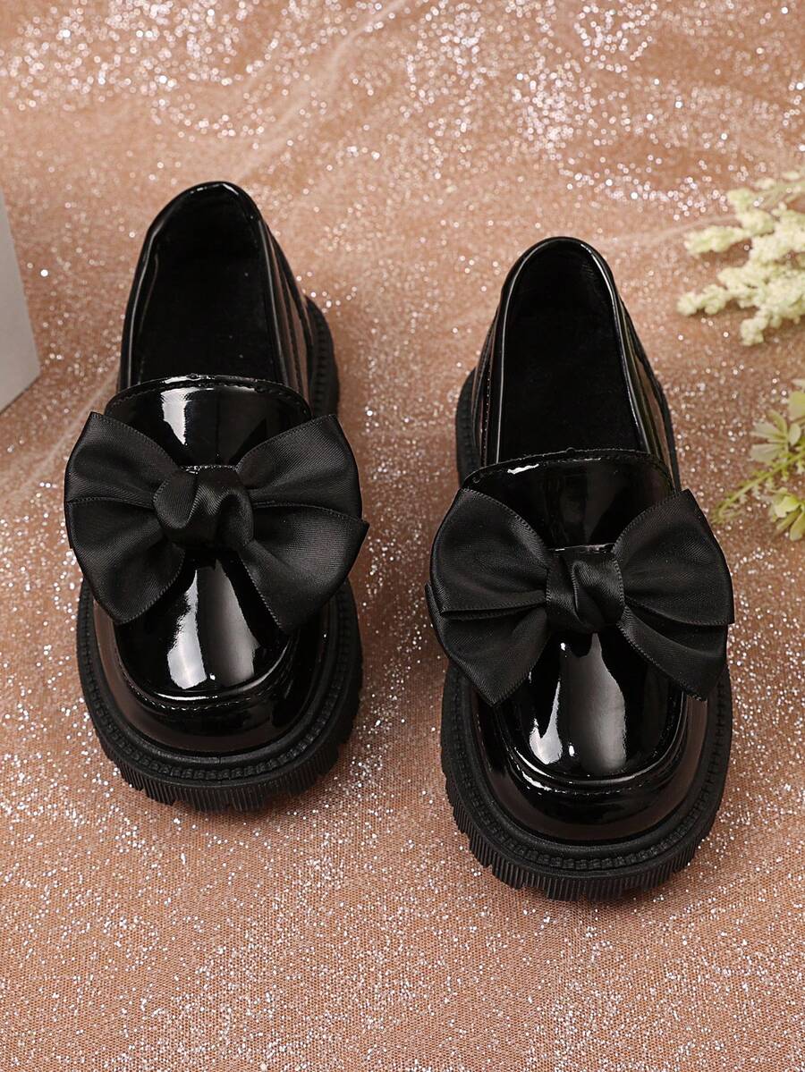 Sweet - Looking Children's Chunky - Heeled Patent Leather Shoes Featuring Large Satin Bows - Black - View 1