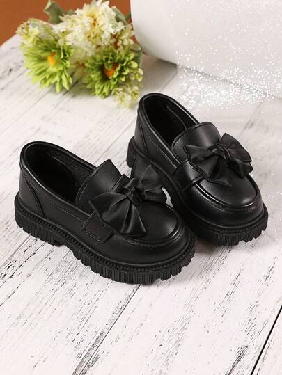 Exquisite And Chic Kids' Leather Loafers With Large Satin Bow Embellishments And Chunky Soles For Maximum Comfort