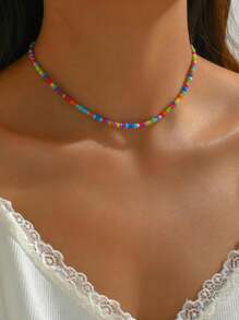 Un collier élégant et chic de style baroque, avec des perles de pierre naturelle. Parfait pour le port quotidien des femmes, les fêtes, les rendez-vous et les banquets.