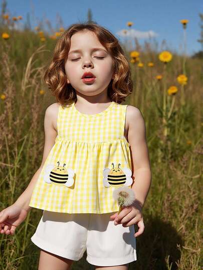 2PCS Young Girl Checkered Top Set Sleeveless Loose-Fit Top With Ruffled Hem & Embroidered Bee DetailsMatching Elastic-Waist Shorts Perfect For Park Playdates And Beach Vacations(Age 2-3, 4-5, 6-7Y)