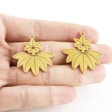 2pcs Fashionable 304 Stainless Steel Gold/Silver Plant & Flower Pattern Pendant, Vacuum Electroplated Durable Craft, Suitable For Necklace, Earrings, DIY Jewelry Making