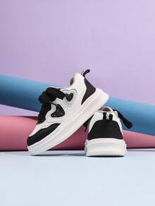 一双男女通用1-3 6岁儿童滑板鞋2024年秋季男童女童熊猫鞋儿童小白鞋