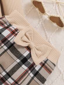 女婴三件套：粉色长袖连体衣、格子裤和帽子套装，秋冬季