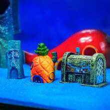 SPONGEBOB 1 pezzo Decorazione in resina a forma di pesce, ornamento per acquario, casetta ad ananas, grotta, botte per decorazione paesaggistica di acquario